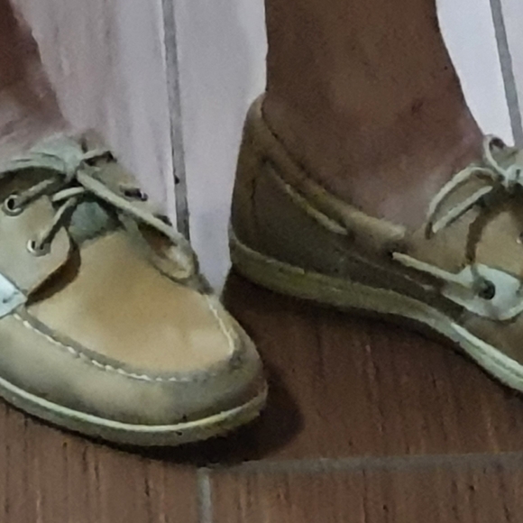 Shoes - Picture 2 of 6